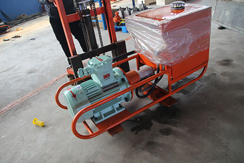 ZYJ-430/200液壓架柱式回轉(zhuǎn)鉆機發(fā)貨實圖